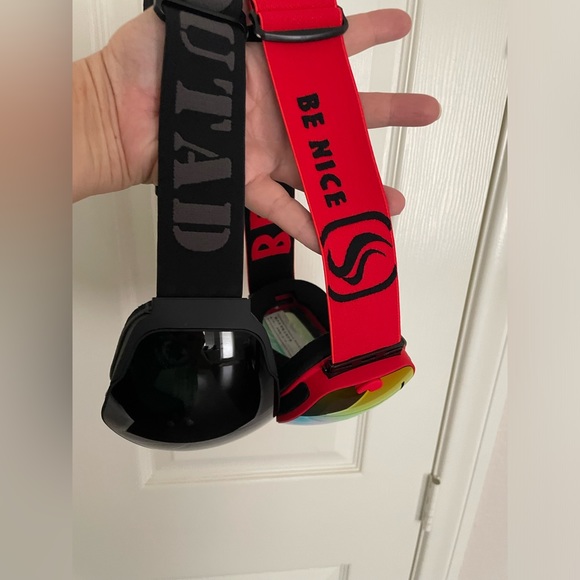 NWOT 2 SKI Goggles for 1 low Price - Picture 3 of 15